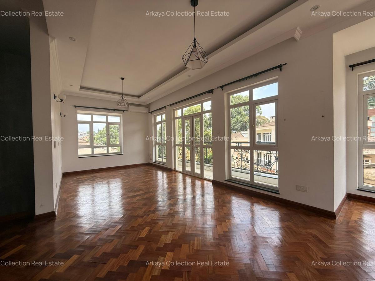 5 Bed Townhouse with En Suite in Lavington - 8