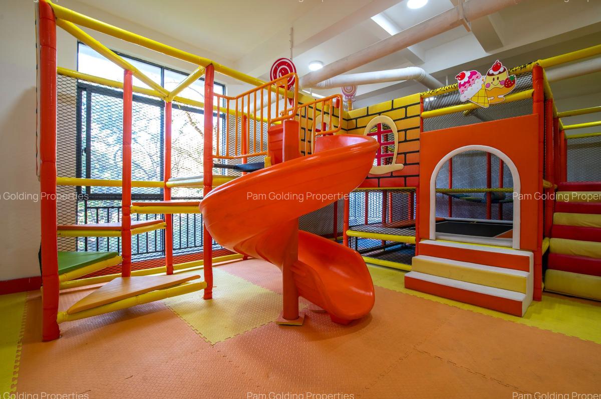 Furnished 3 Bed Apartment with En Suite in Riverside - 20