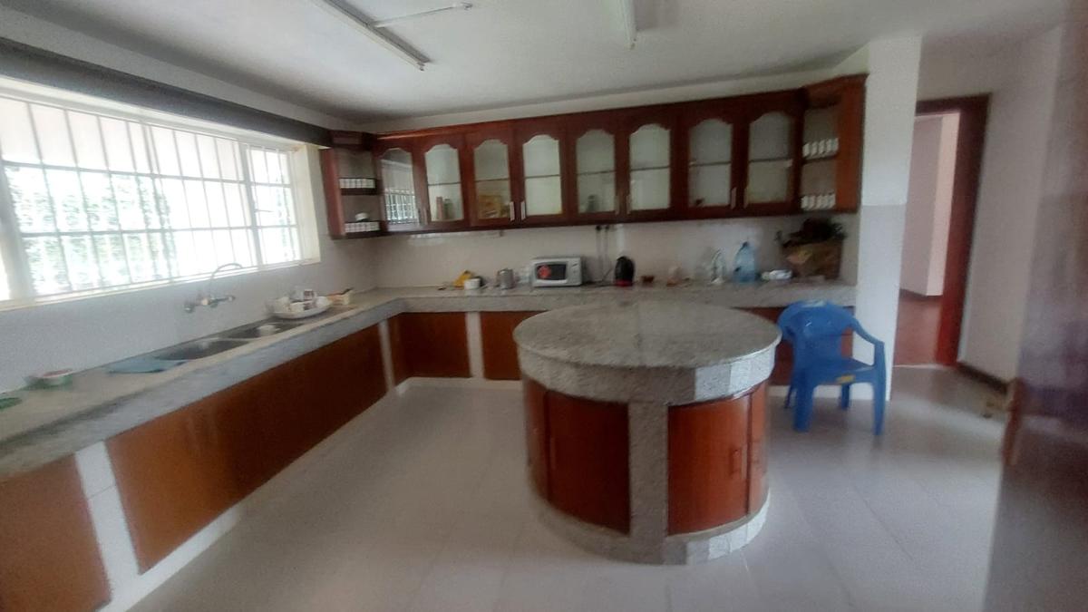 5 Bed House with En Suite at Runda - 8