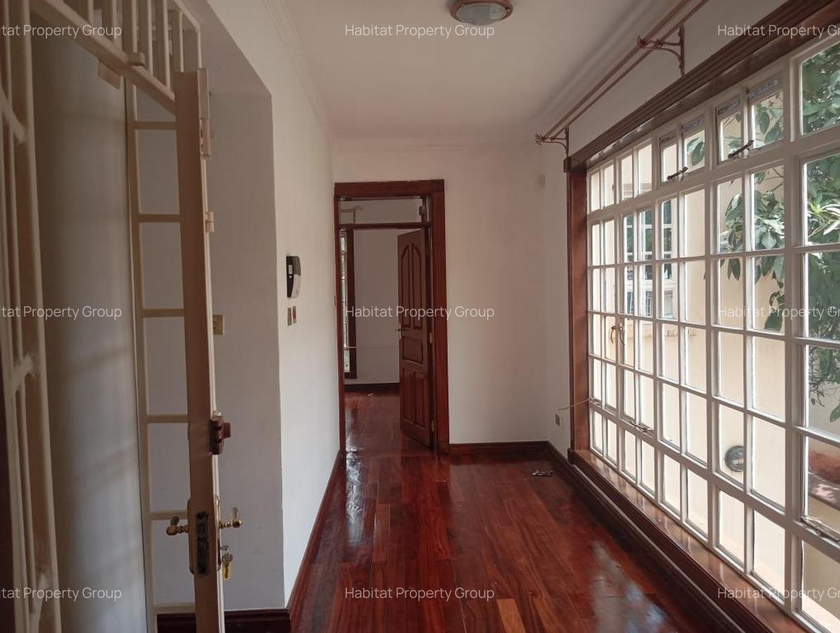 4 Bed Townhouse with En Suite at Grevillea Groove - 10