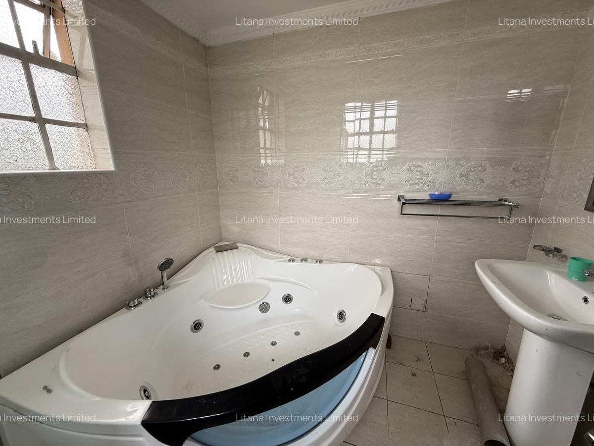 5 Bed Townhouse with En Suite in Lavington - 15