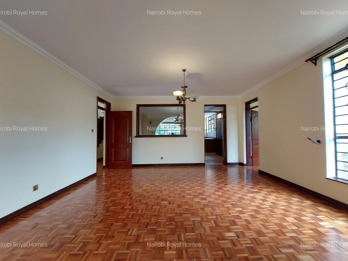 4 Bed House with En Suite at Acacia Drive - 8