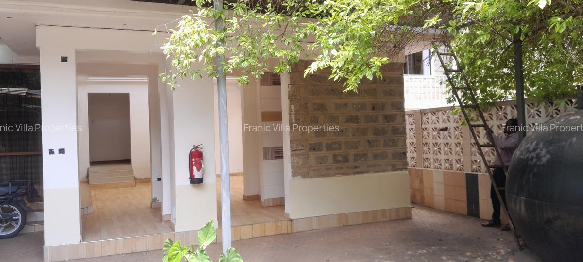 2 Bed House with En Suite at Nyari - 3