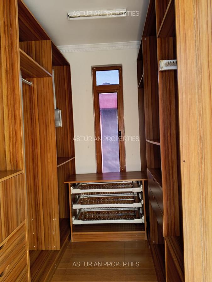 5 Bed Townhouse with En Suite in Lavington - 14