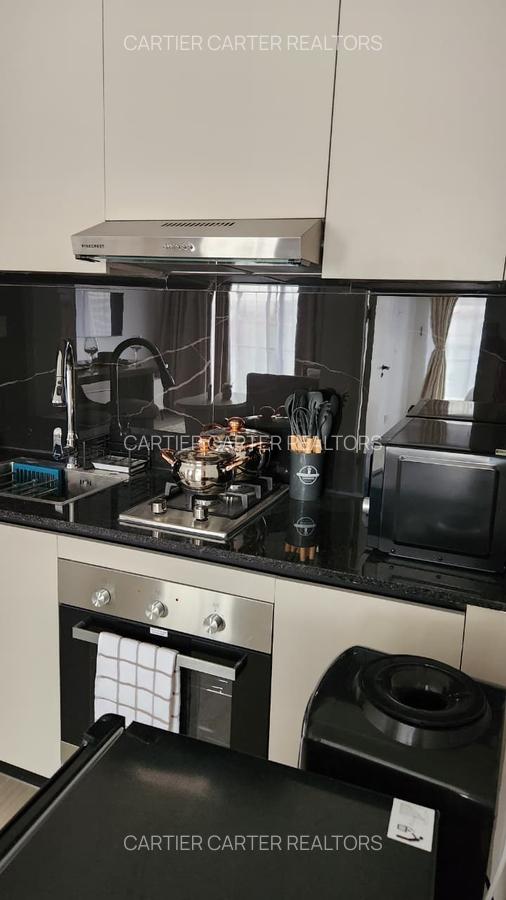 Furnished 1 Bed Apartment with Swimming Pool in Kilimani - 8