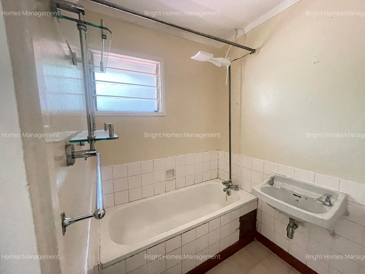 4 Bed House with En Suite in Loresho - 11