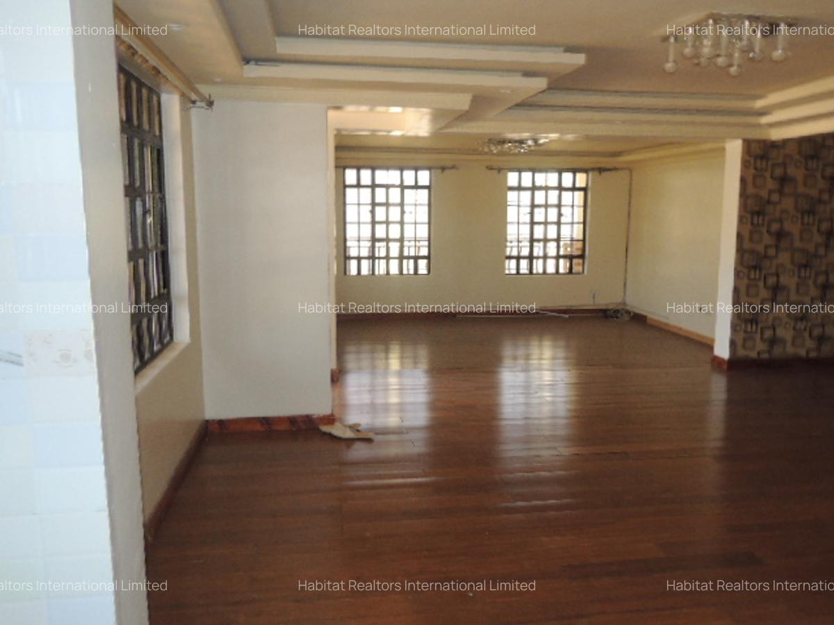 4 Bed Townhouse with En Suite at Chuna - 2