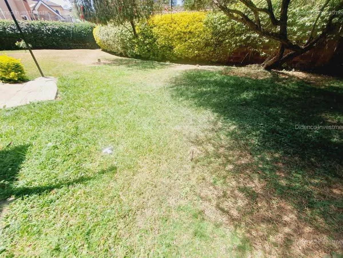 5 Bed Townhouse with En Suite at Lavington Rd - 6