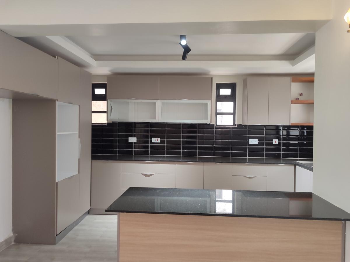 4 Bed Townhouse with En Suite in Eastern ByPass - 3