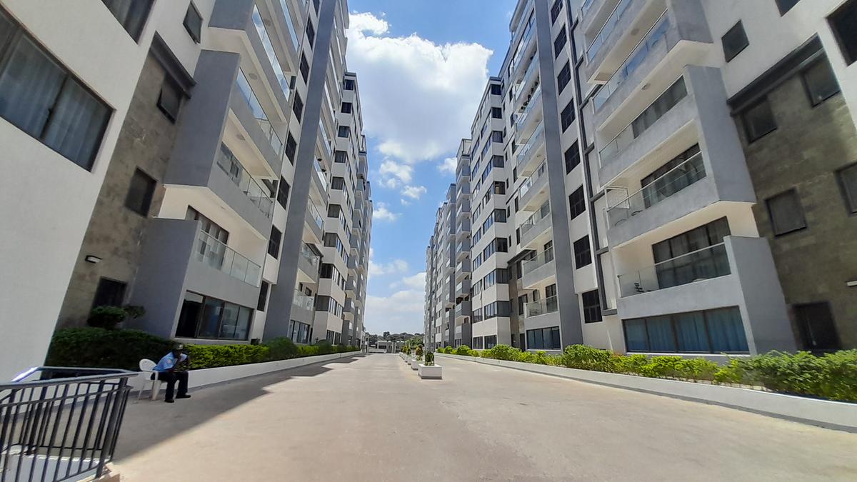 3 bed apartment with en suite at hatheru road