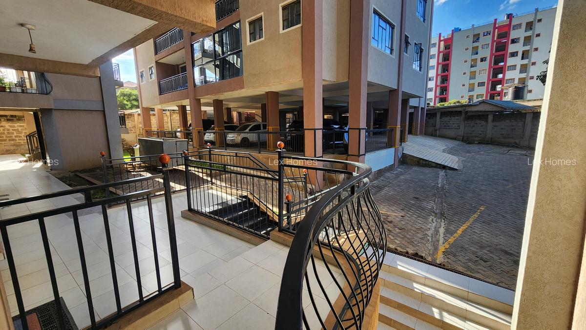 2 Bed Apartment with En Suite at - 18