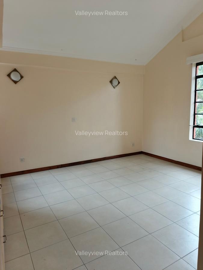 2 Bed House with En Suite at Lavington - 20