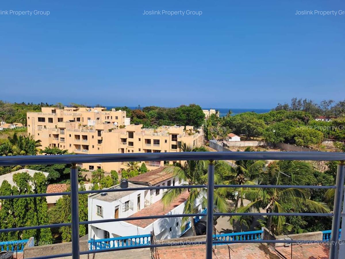 2 Bed Apartment with En Suite in Nyali Area - 3