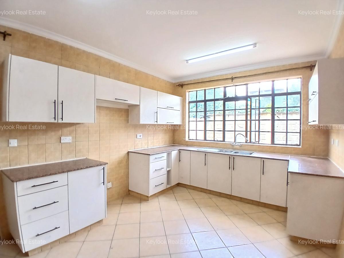 4 Bed Townhouse with En Suite at James Gichuru Road - 5