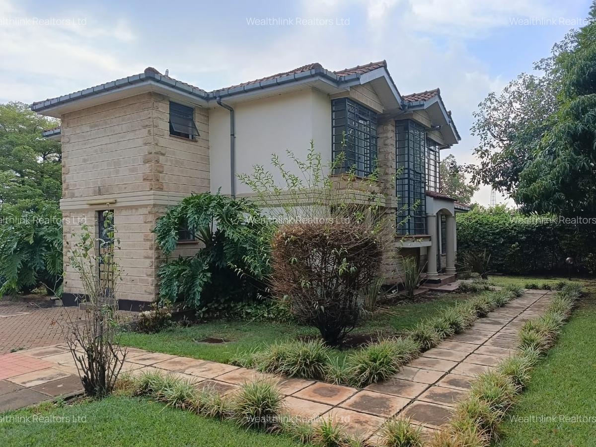 4 Bed Townhouse with En Suite at Redhill - 2