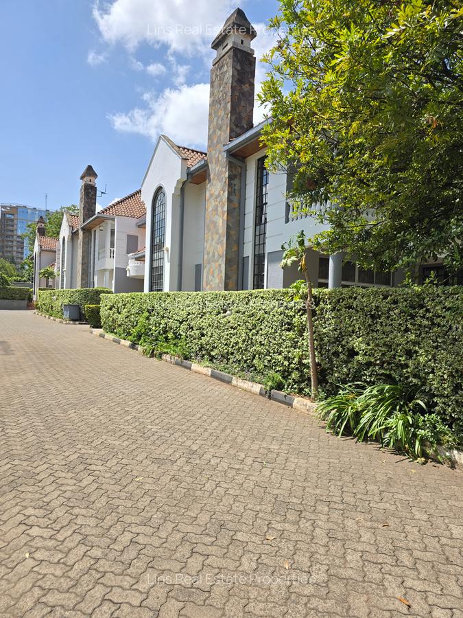 4 Bed Townhouse with En Suite in Lavington - 2