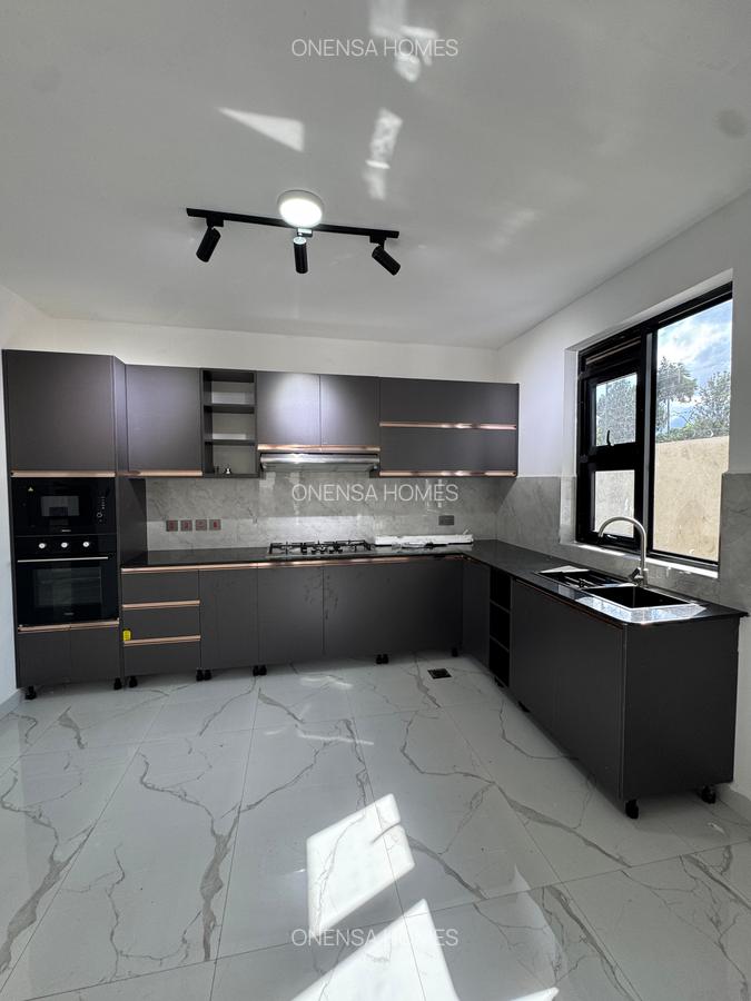 5 Bed House with En Suite in Eastern ByPass - 7