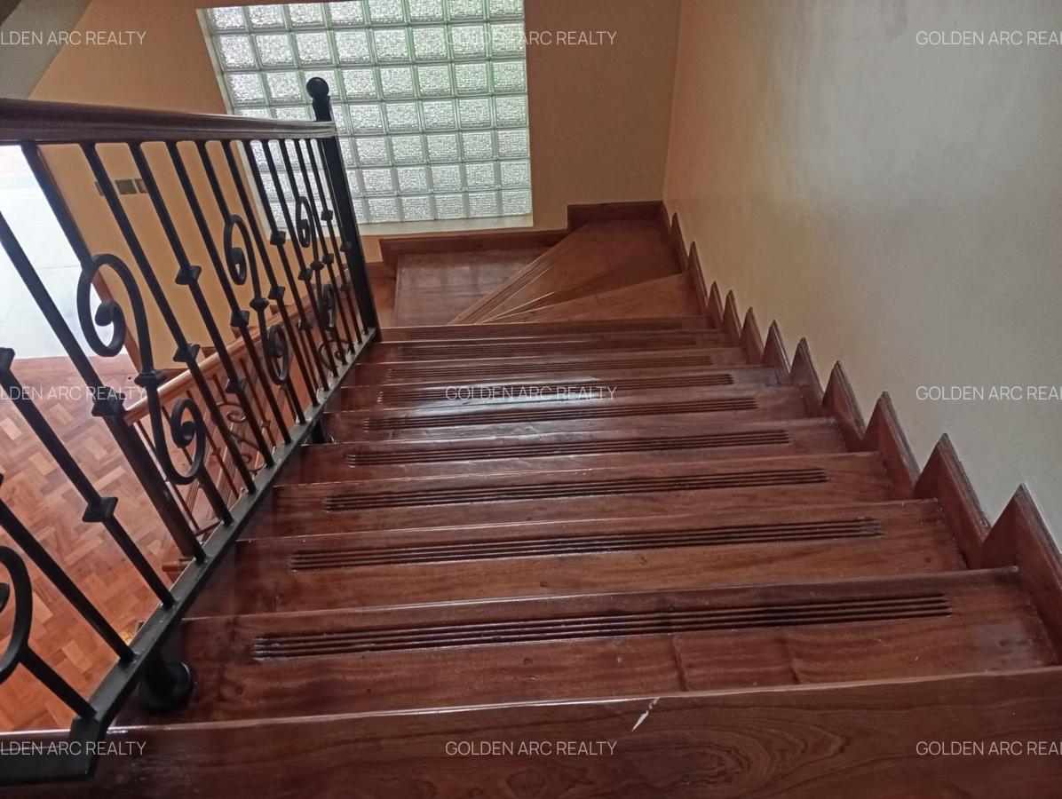4 Bed Townhouse with En Suite in Karen - 6