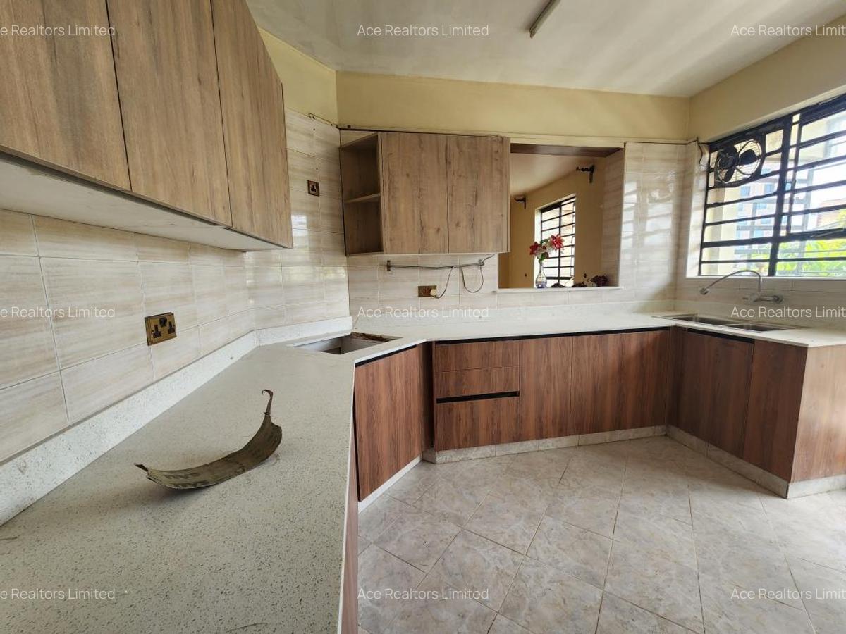 3 Bed Apartment with En Suite at State House Road - 8