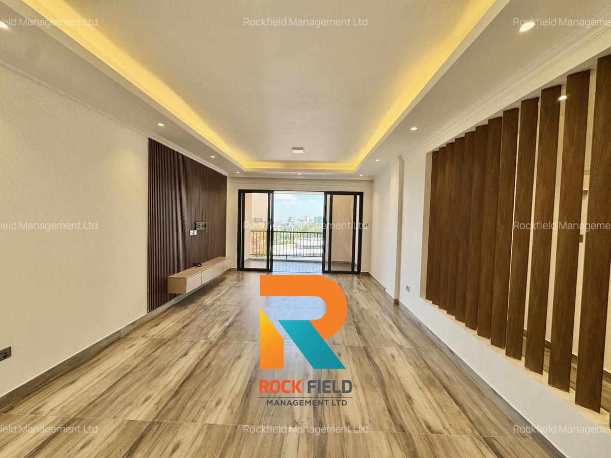 2 Bed Apartment with En Suite in Brookside - 2