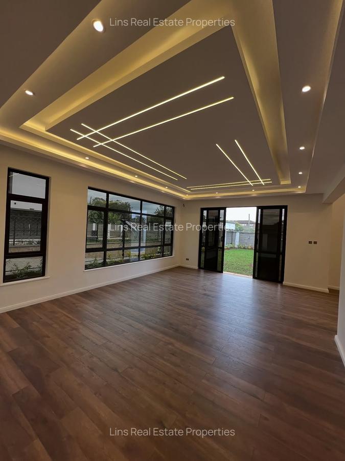 5 Bed Townhouse with En Suite in Lavington - 12