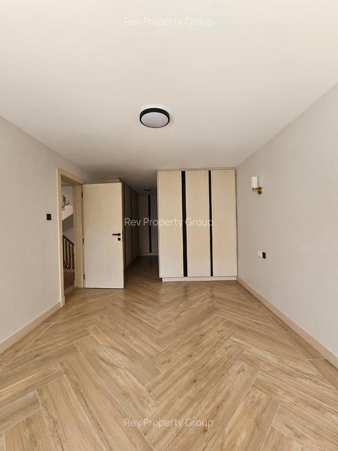 5 Bed Townhouse with En Suite in Lavington - 8