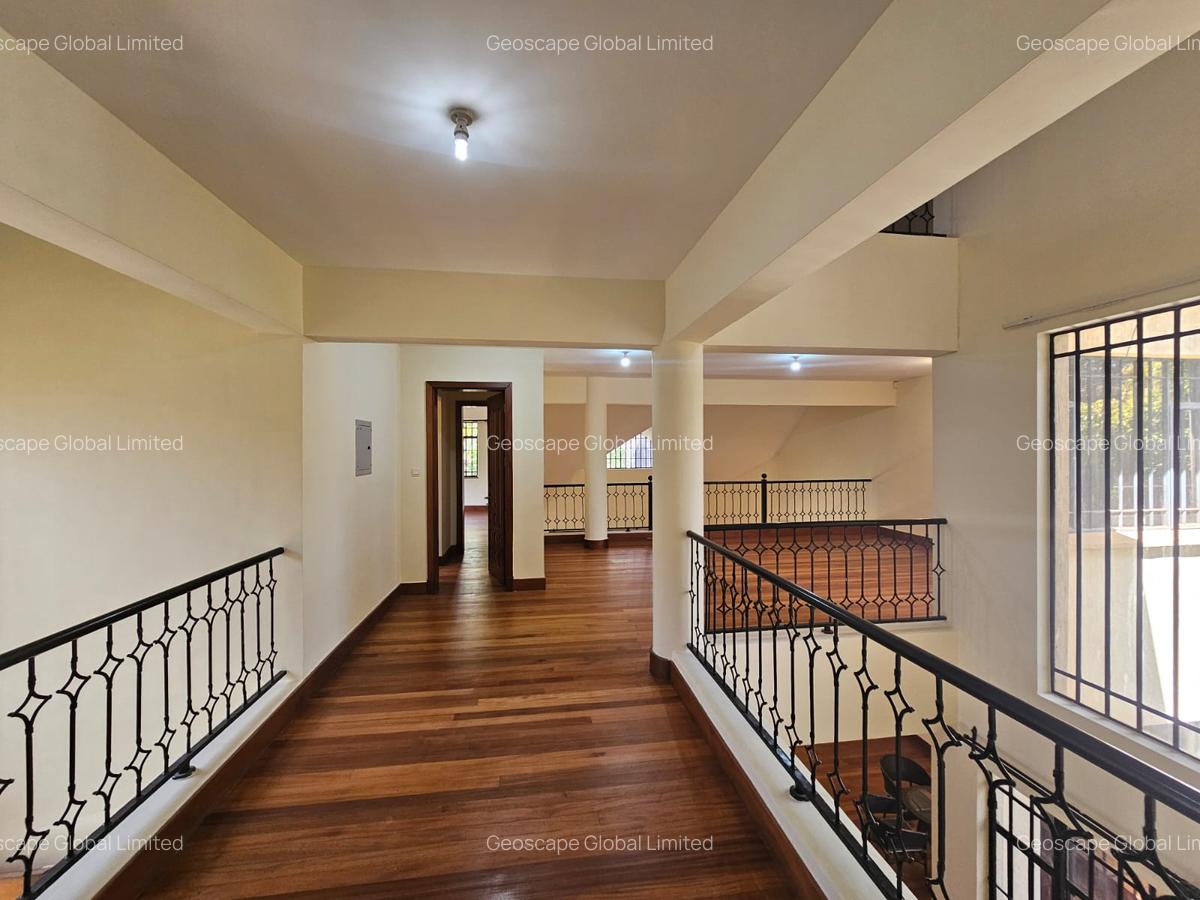 5 Bed Townhouse with En Suite in Lavington - 8