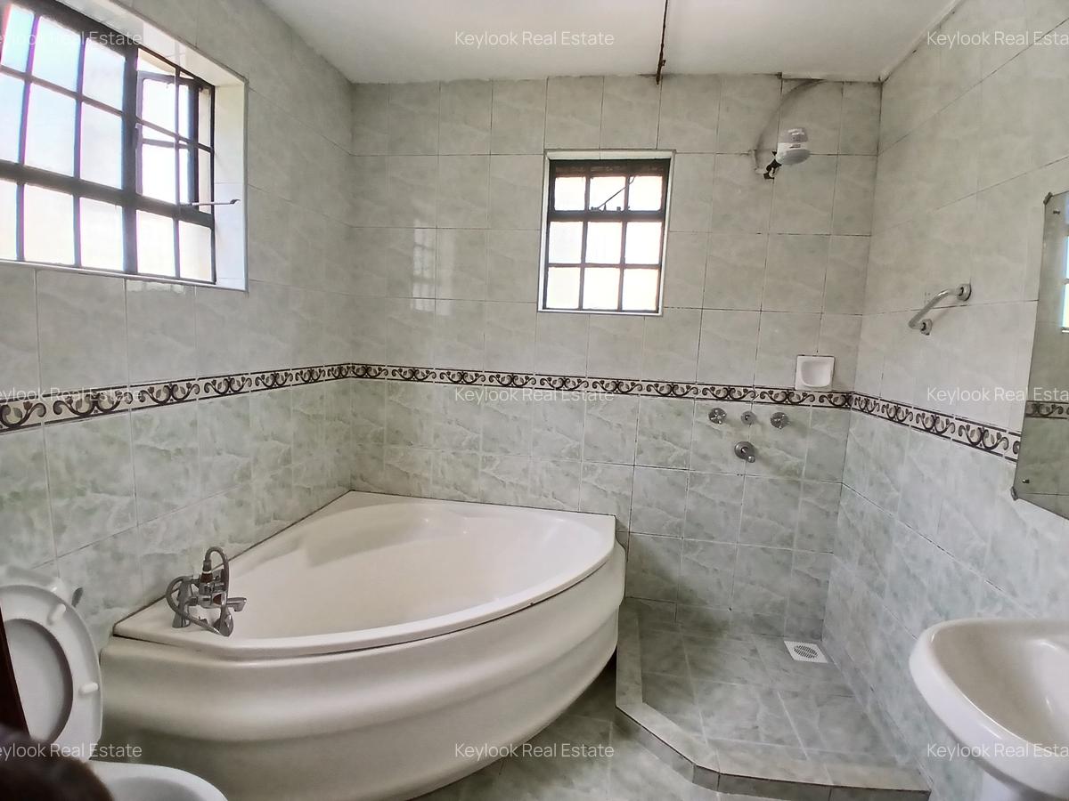 3 Bed Apartment with En Suite at Valley Arcade - 10