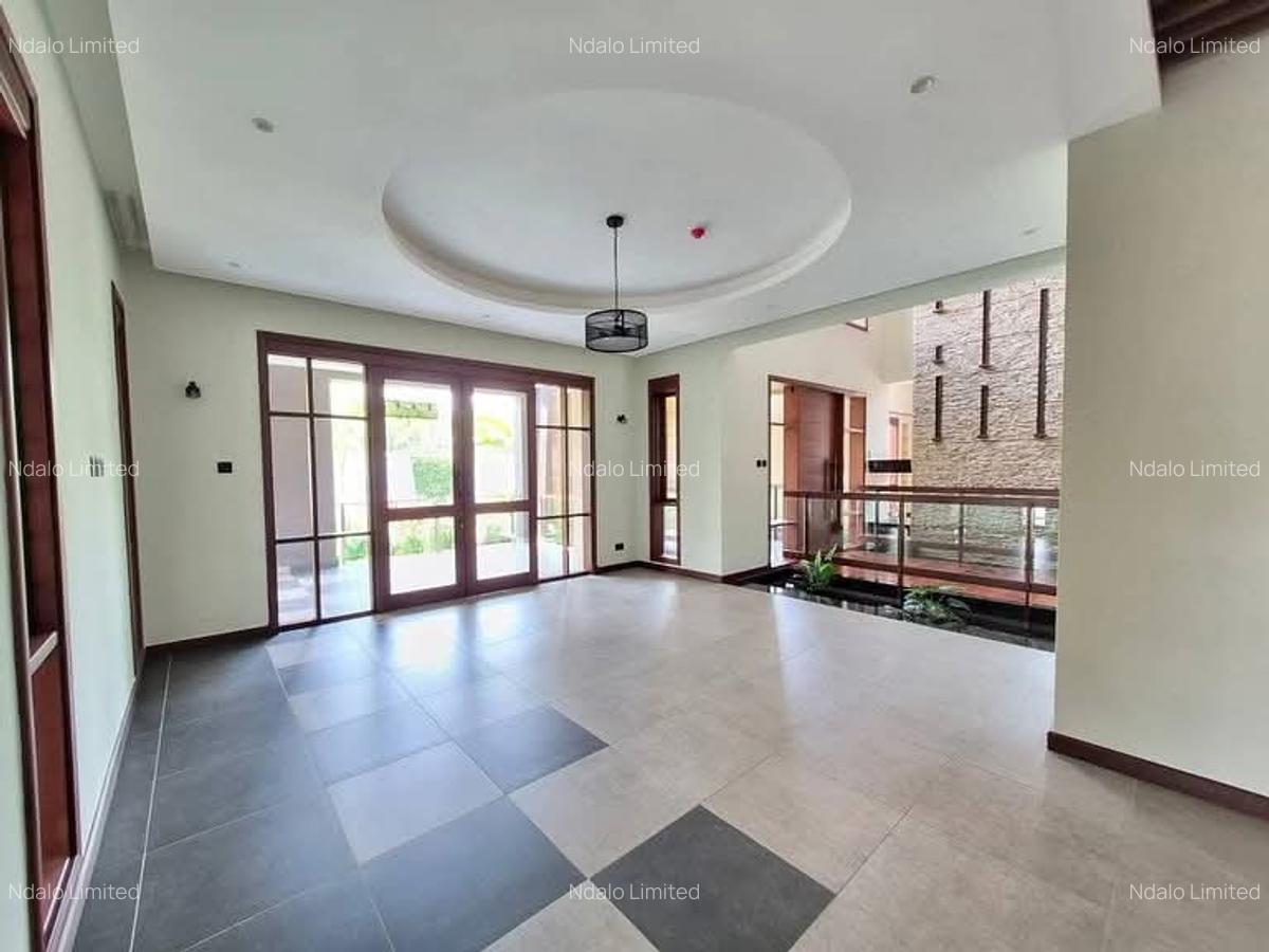5 Bed House with En Suite at Runda - 2