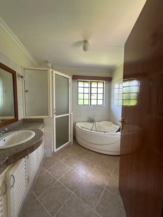 4 Bed Townhouse with En Suite in Runda - 15