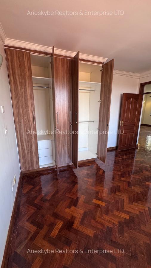 5 Bed House with En Suite in Kitisuru - 14