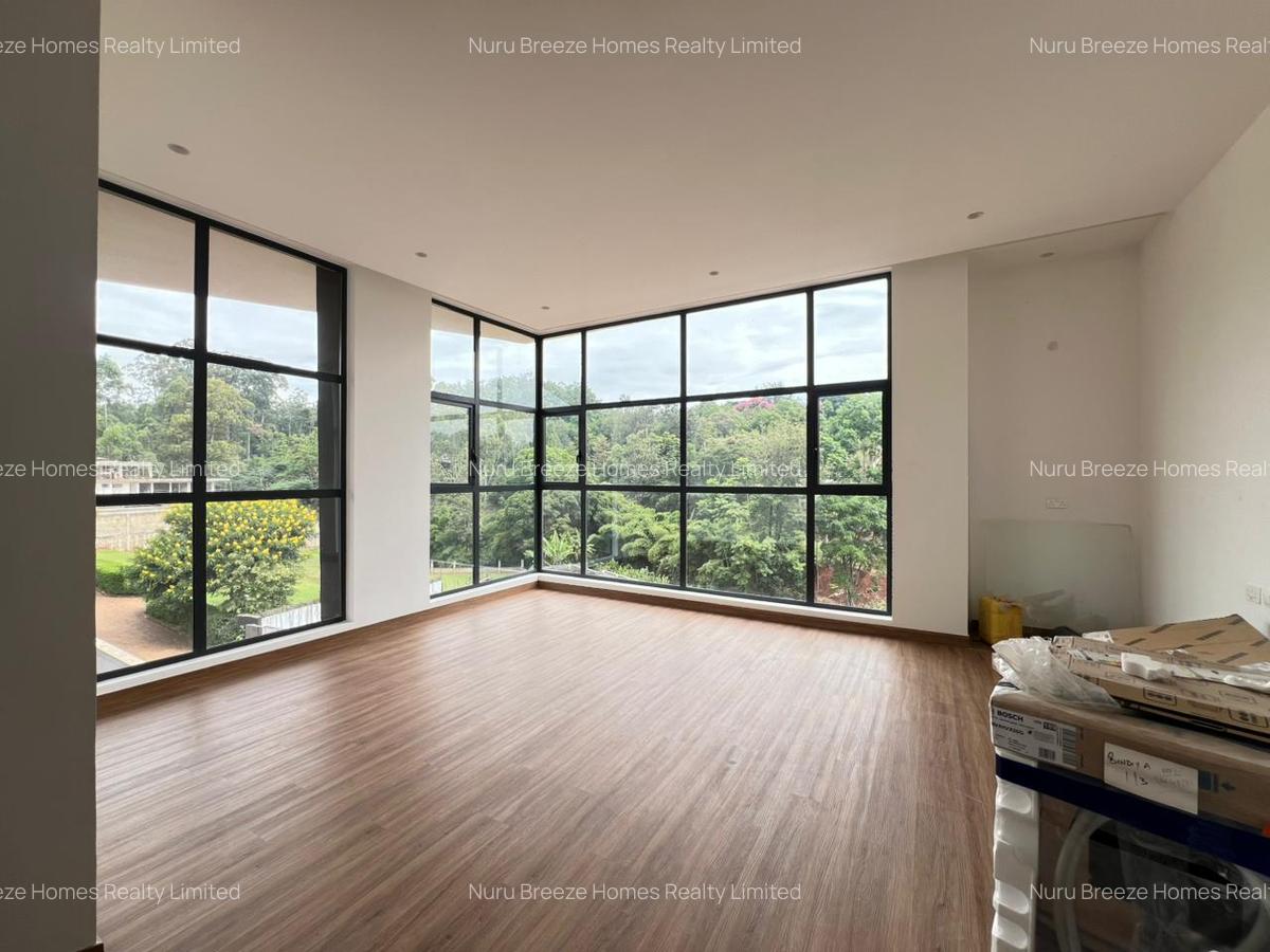 5 Bed House with En Suite in Nyari - 12