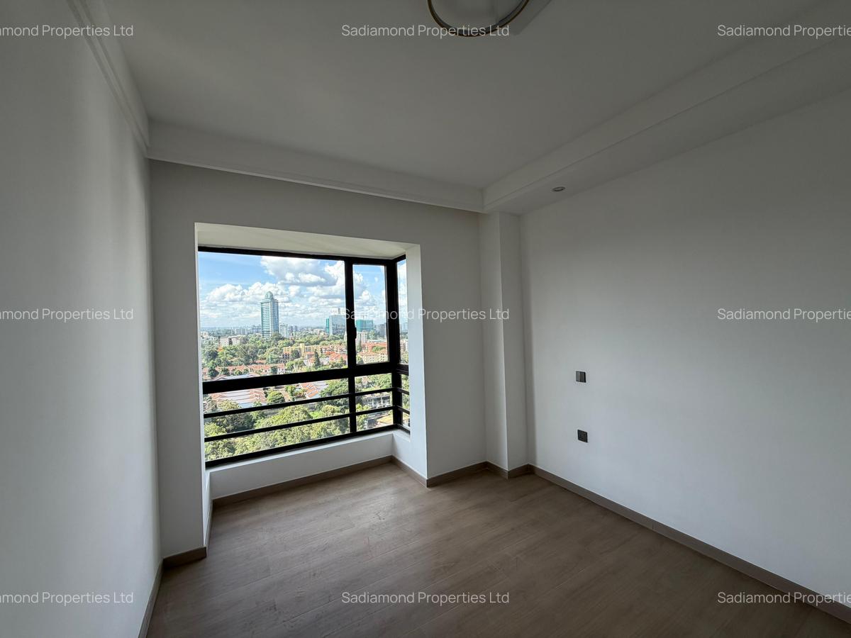 3 Bed Apartment with En Suite in Riverside - 1