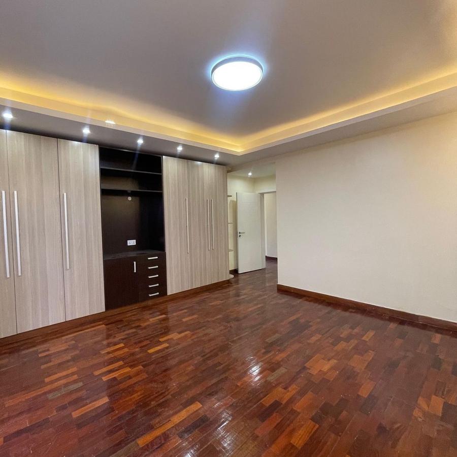 4 Bed Apartment with En Suite at Othaya Road - 4