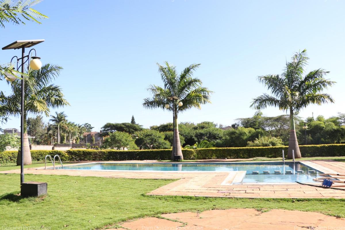 4 Bed House at Ridgeways Lane - 4