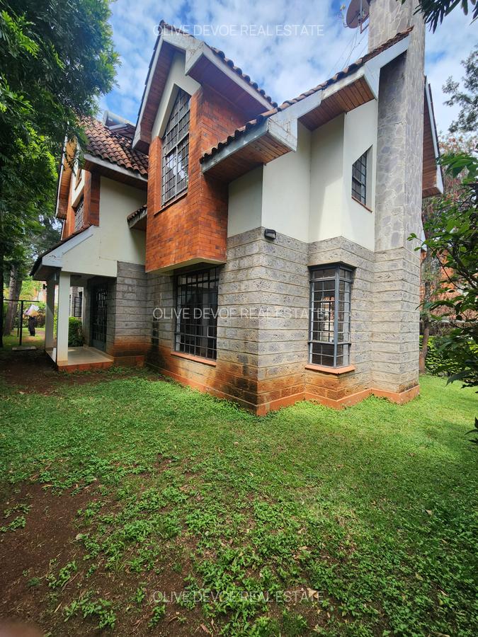 4 Bed Townhouse with En Suite in Lavington - 14