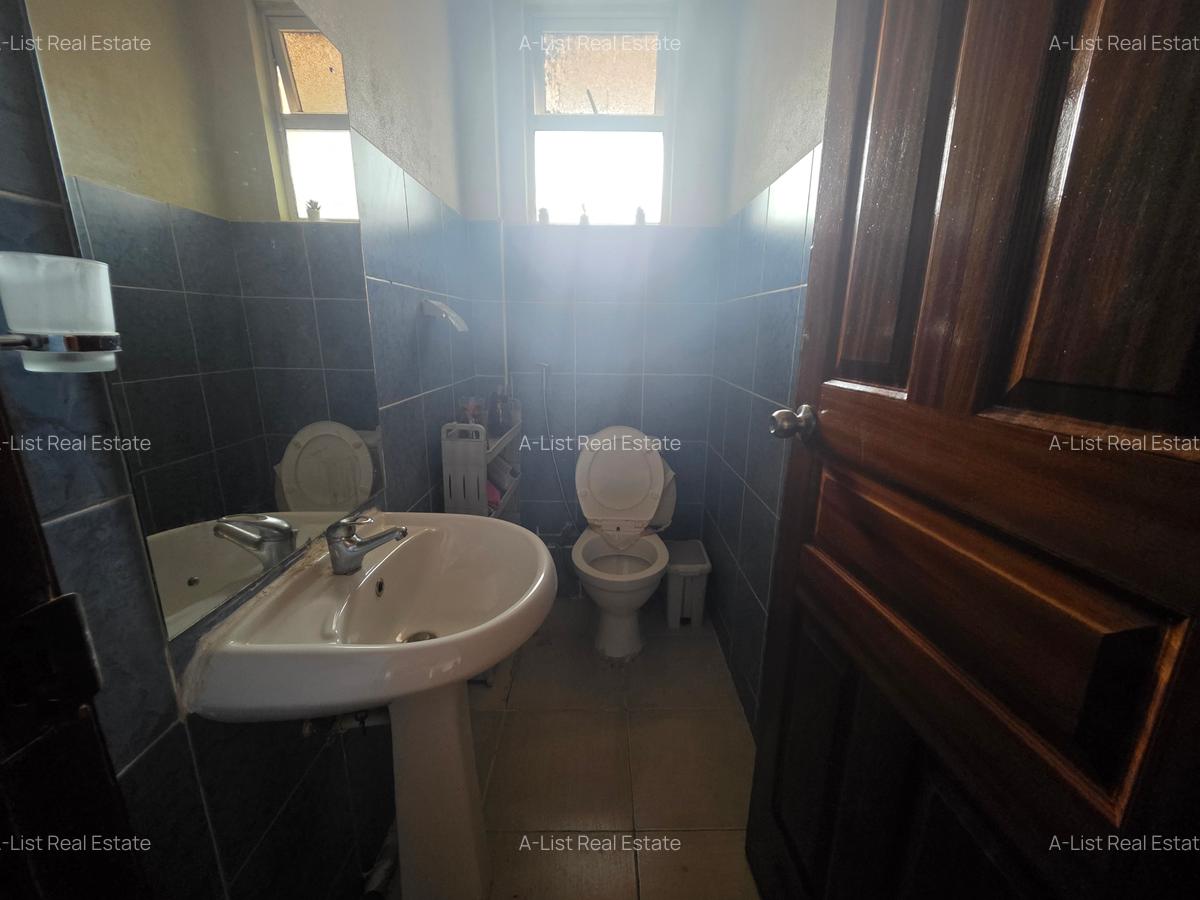 4 Bed Apartment with En Suite at Hendred Avenue - 10