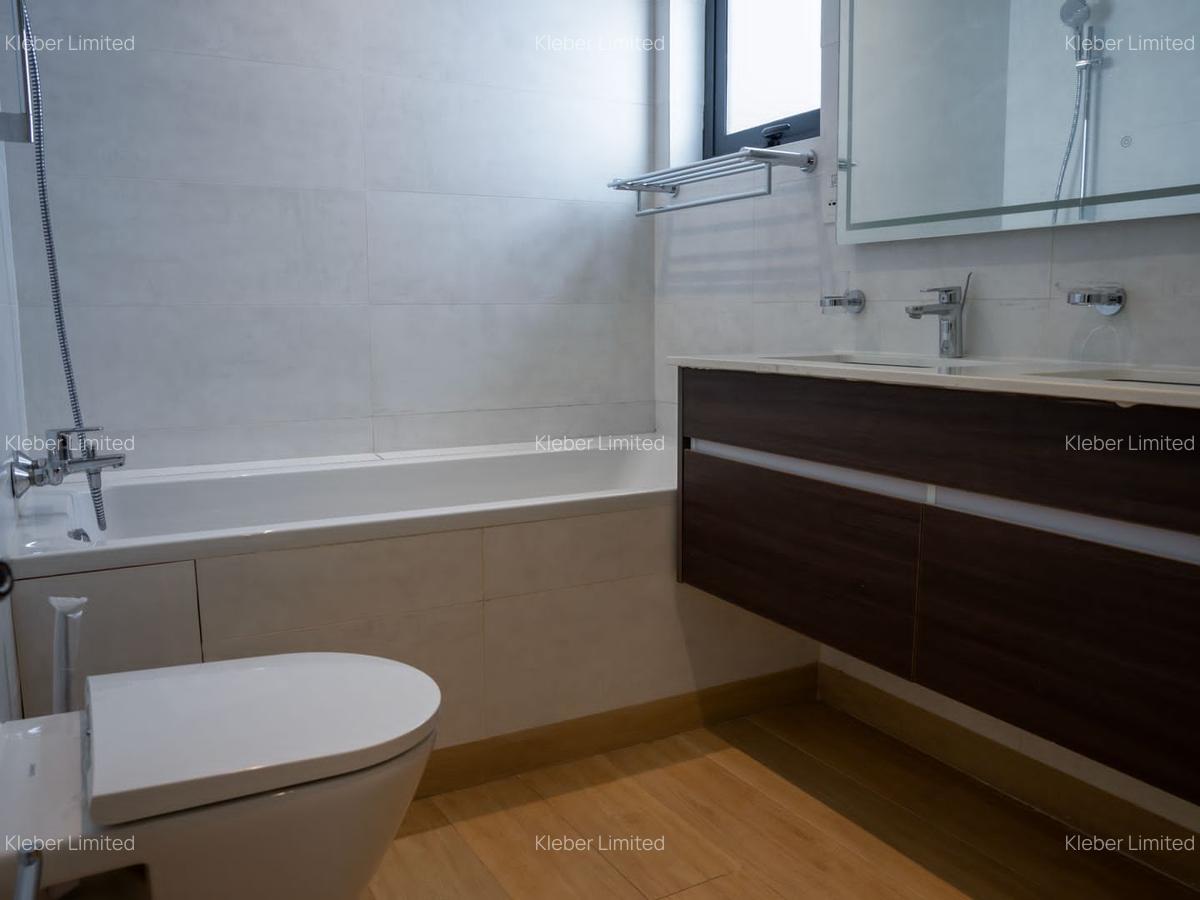 6 Bed House with En Suite in Kyuna - 7