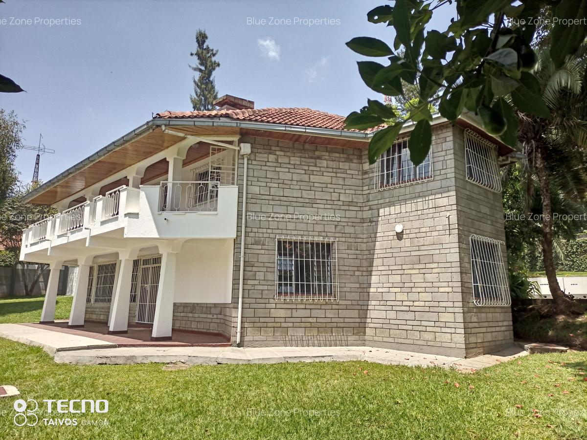 5 Bed House with En Suite at Off Un Avenue - 1