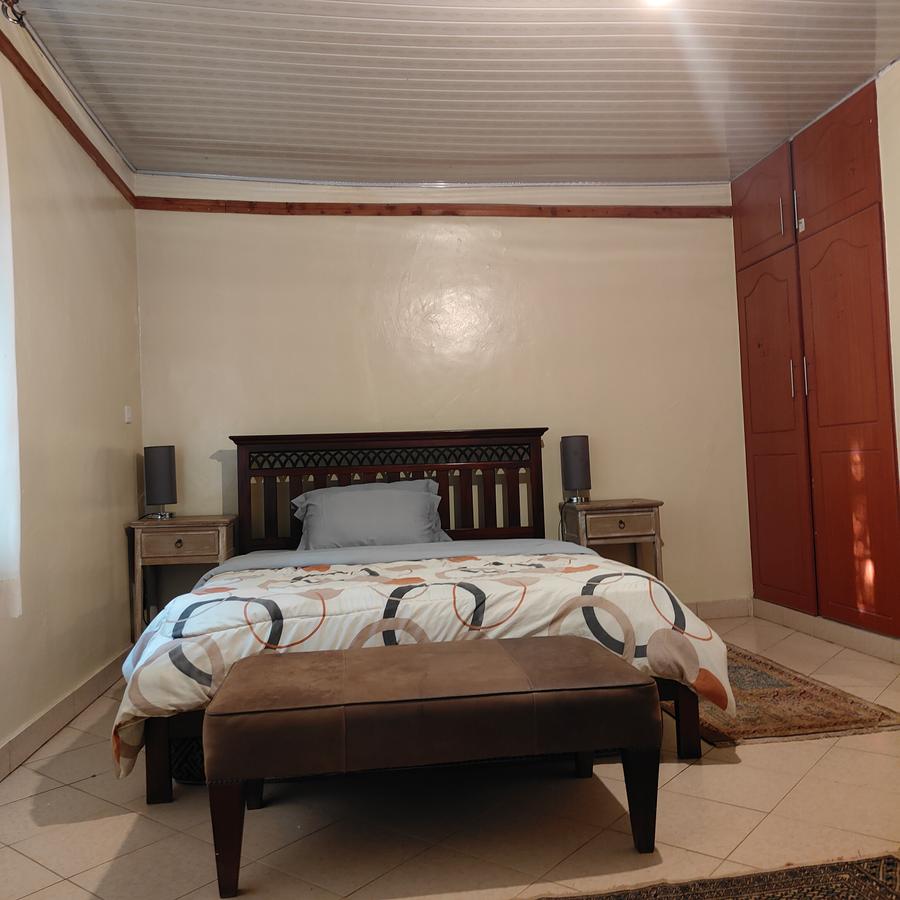 2 Bed House with En Suite at Karen Road - 18