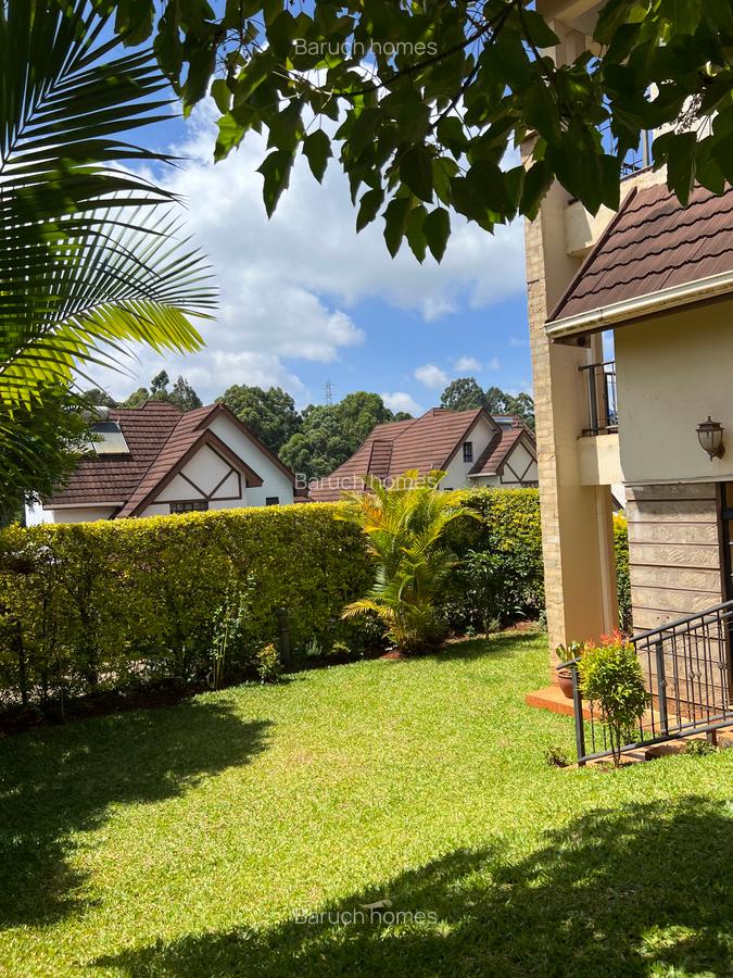 4 Bed Villa with En Suite in Redhill - 3