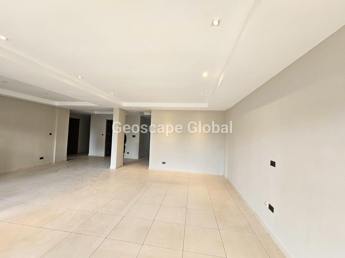 3 Bed Apartment with En Suite at Riverside Drive - 14