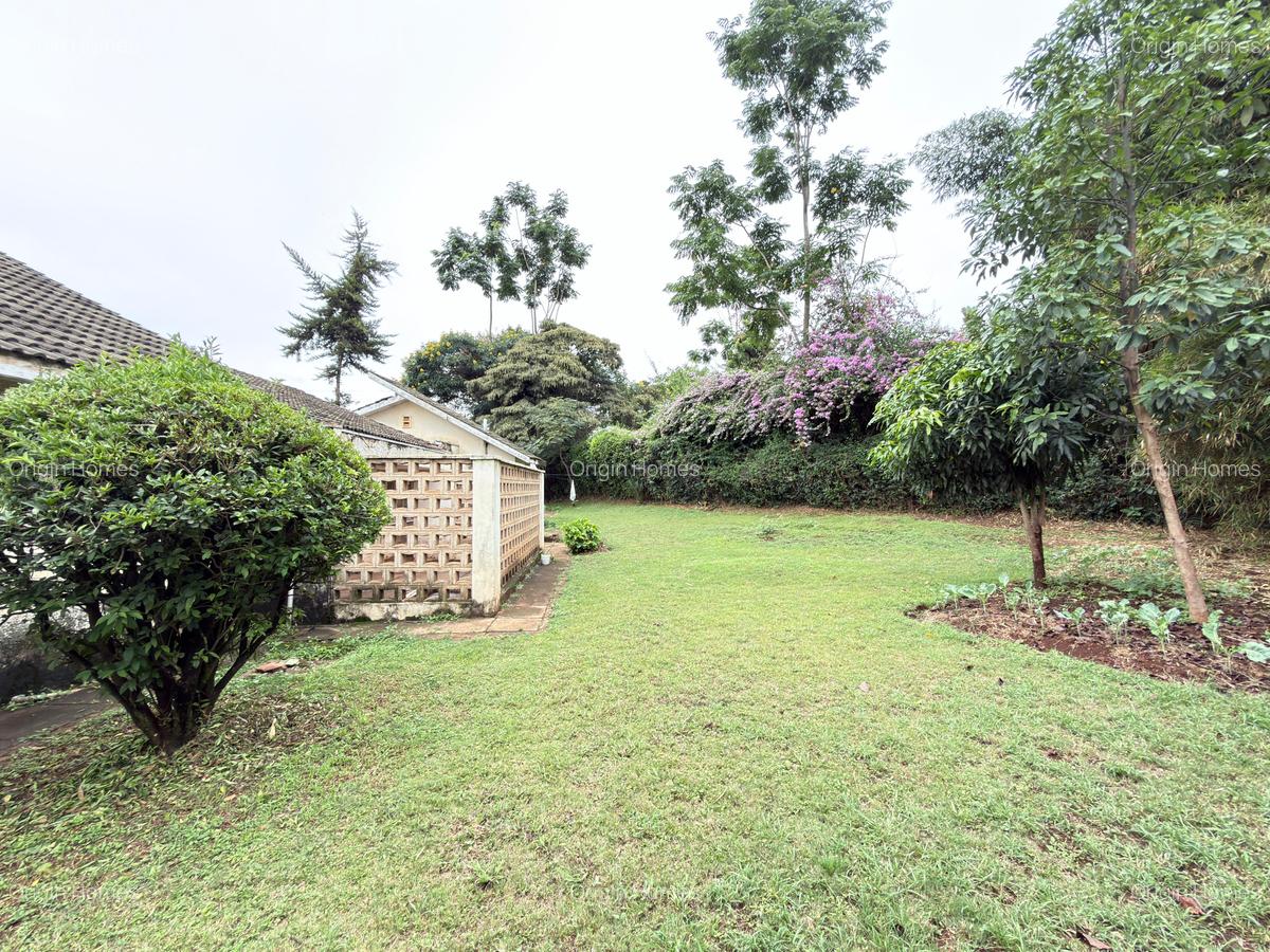 4 Bed House with En Suite at Rosslyn - 5