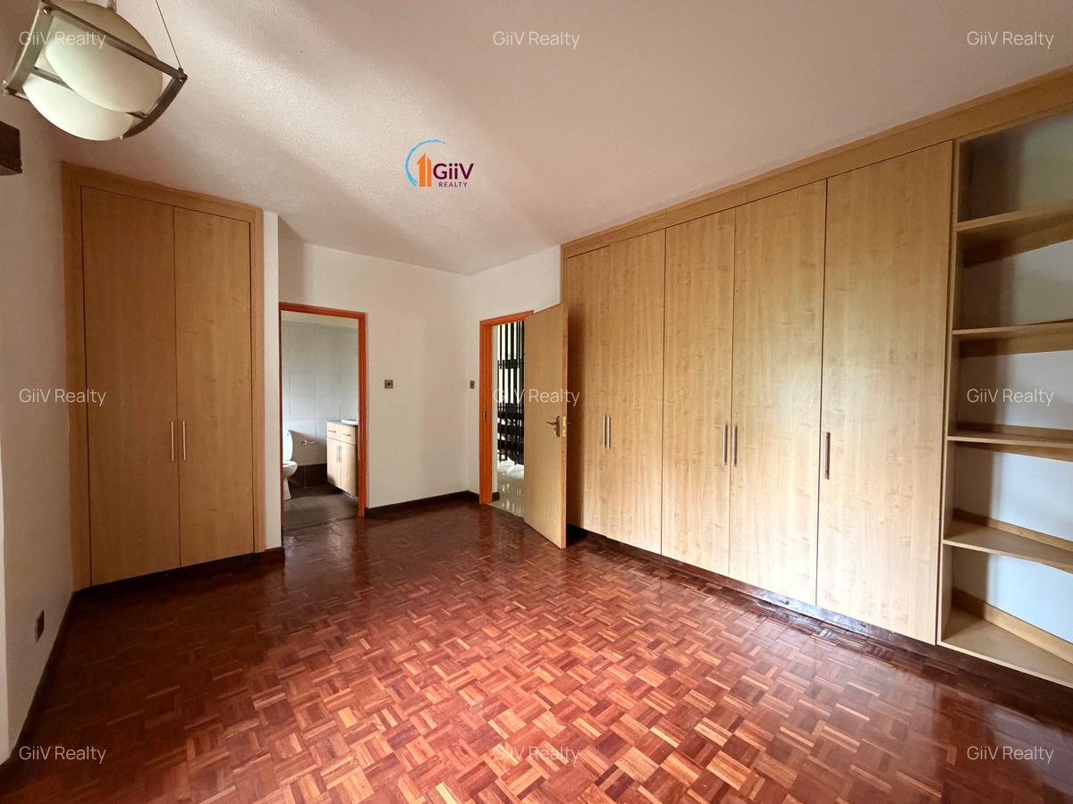 4 Bed Apartment with En Suite in Riverside - 7