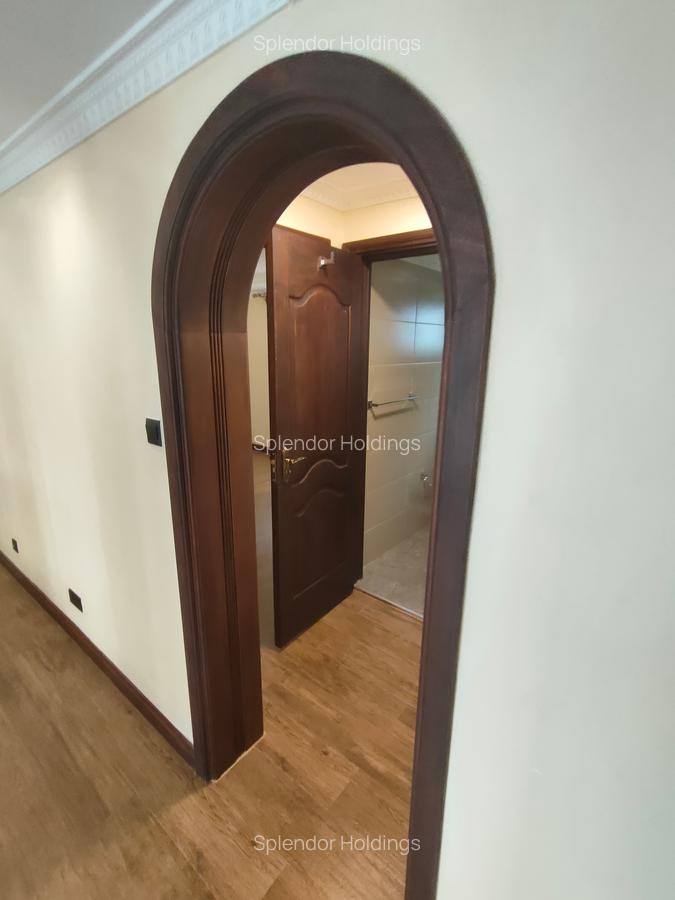 5 Bed Townhouse with En Suite in Lavington - 3