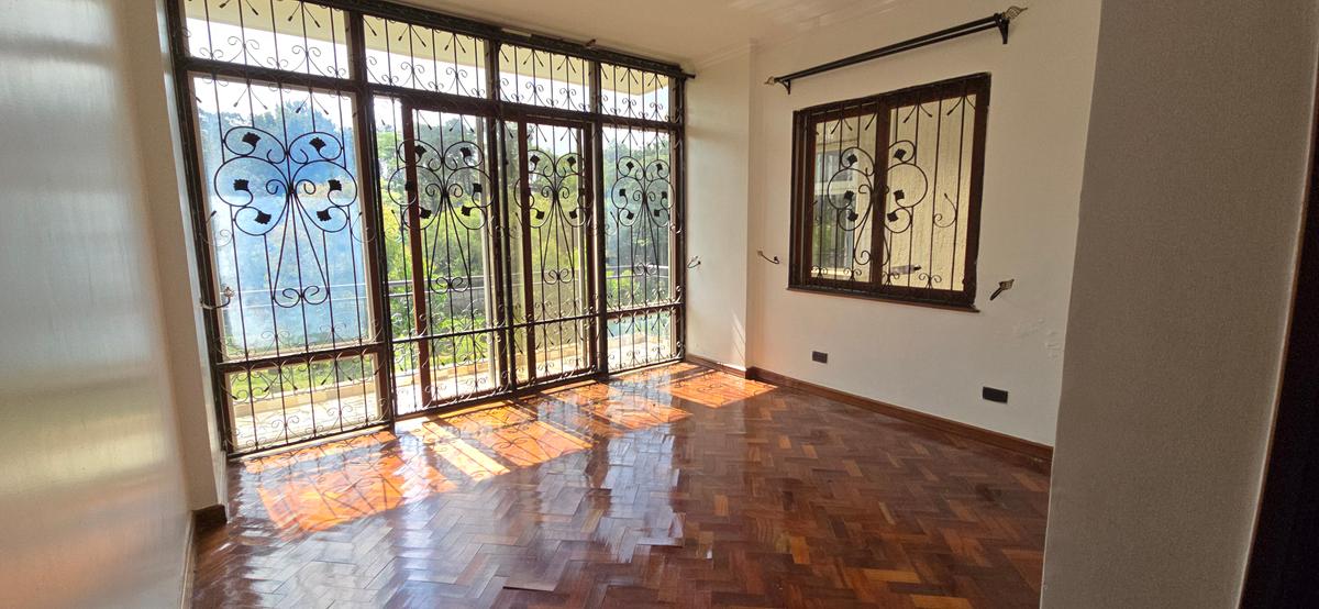5 Bed Townhouse with En Suite at Convent Drive - 17