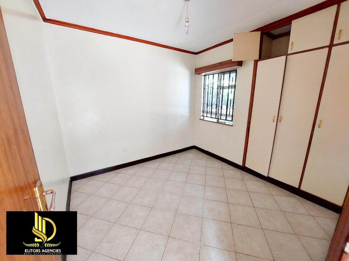 5 Bed Townhouse with En Suite at Ole Nguruone Road - 17