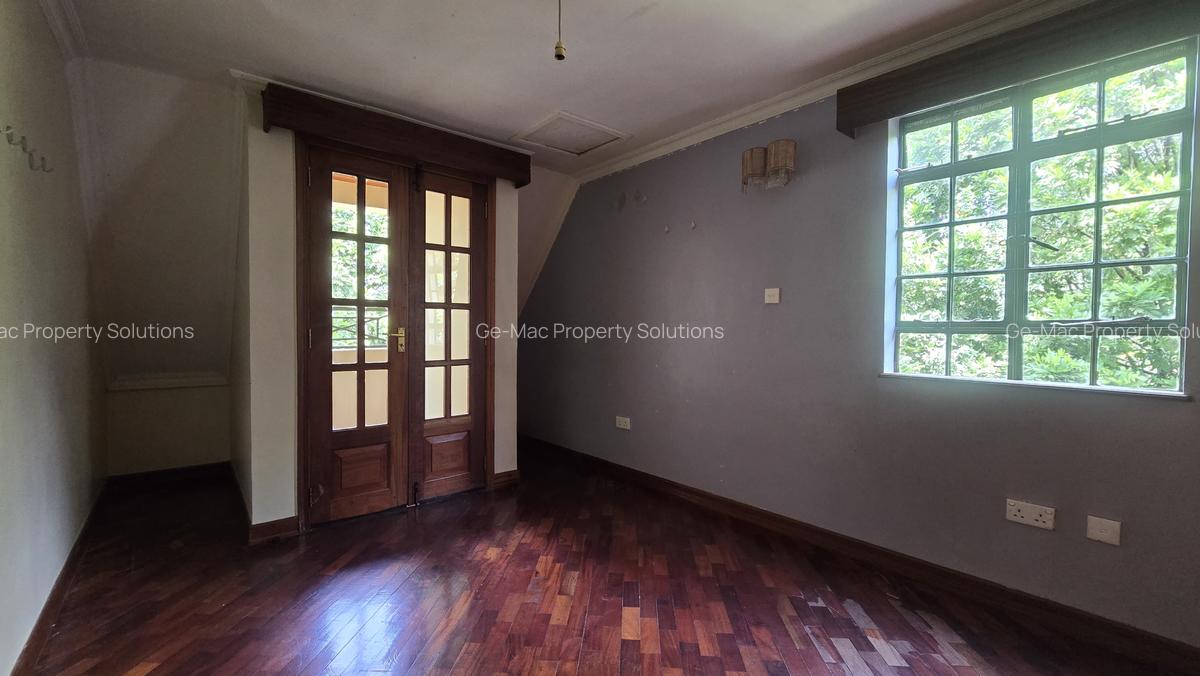 5 Bed Townhouse with En Suite in Lavington - 10
