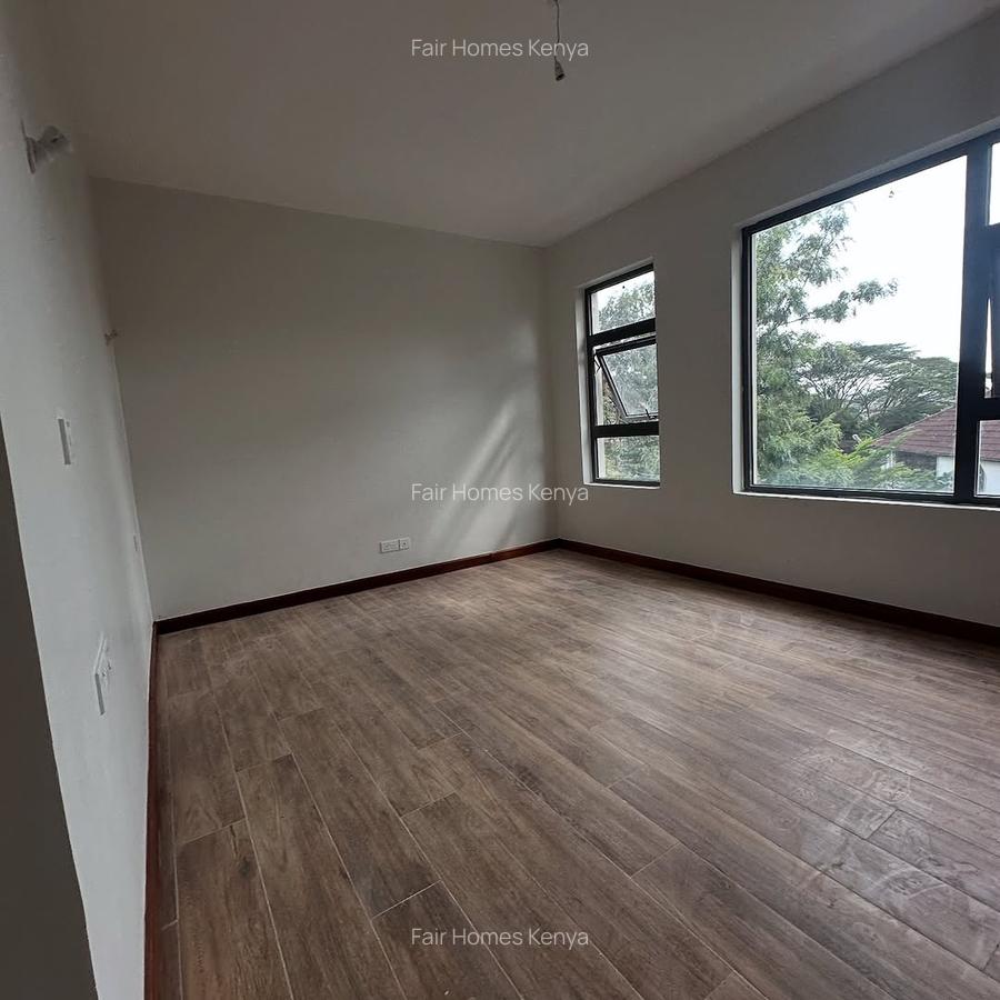 5 Bed Townhouse with En Suite at Lavington Green - 12