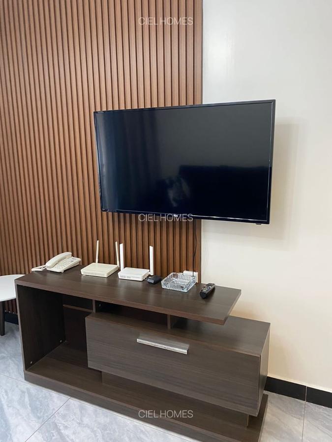 Serviced 1 Bed Apartment with Swimming Pool at Wood Avenue - 8